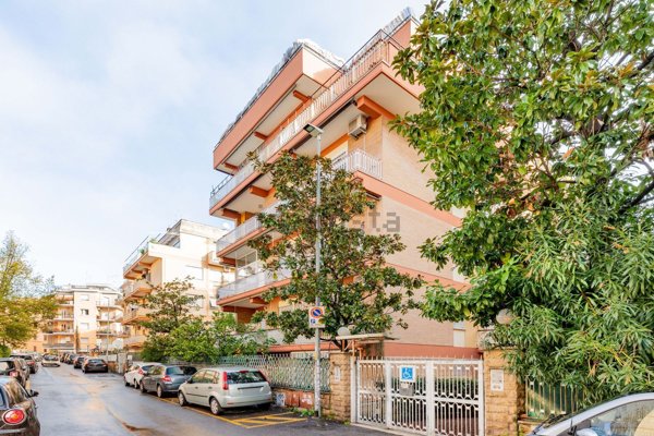 appartamento in vendita a Roma in zona Primavalle