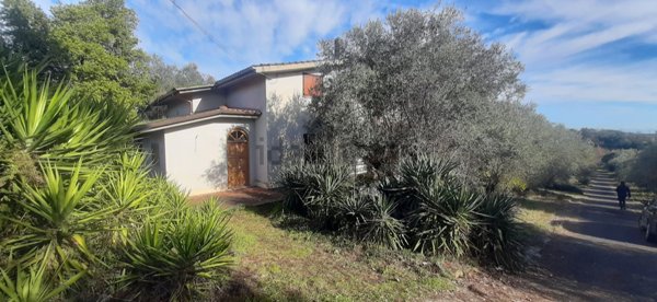 casa indipendente in vendita a Roma in zona Cesano