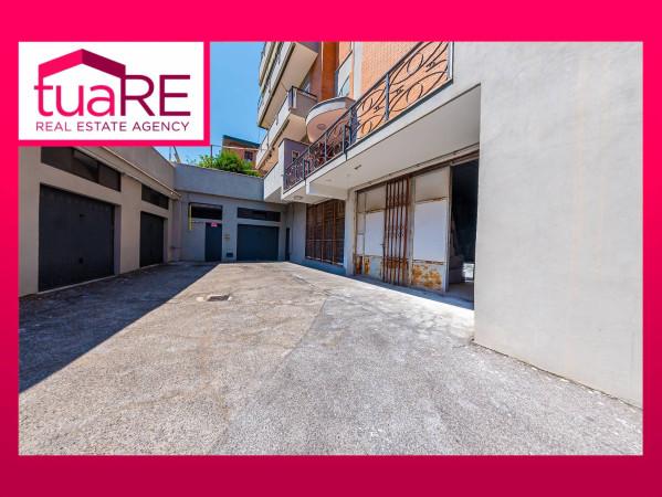 negozio in vendita a Roma in zona La Pisana