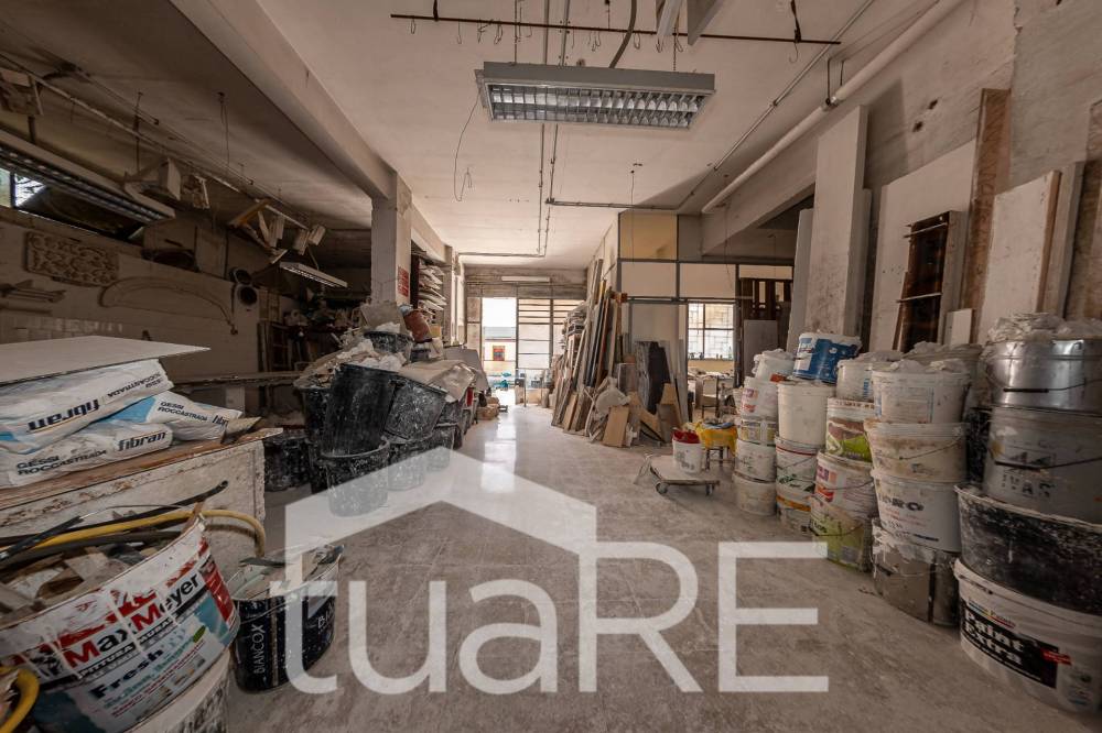 negozio in vendita a Roma in zona La Pisana