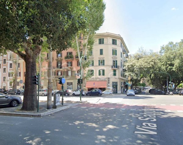 intera palazzina in vendita a Roma in zona Della Vittoria