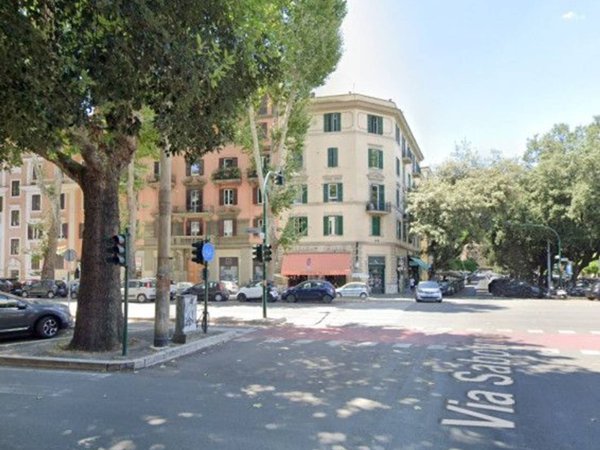 intera palazzina in vendita a Roma in zona Della Vittoria