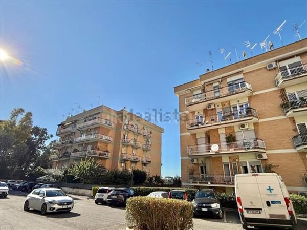 appartamento in vendita a Roma in zona Colle del Sole