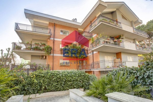 appartamento in vendita a Roma in zona Mostacciano