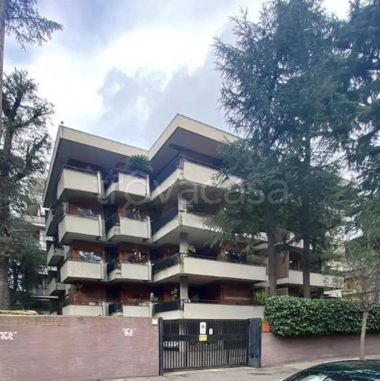 appartamento in vendita a Roma in zona Tor di Quinto