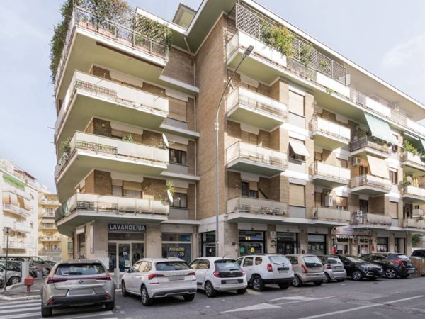 negozio in vendita a Roma in zona Aurelio