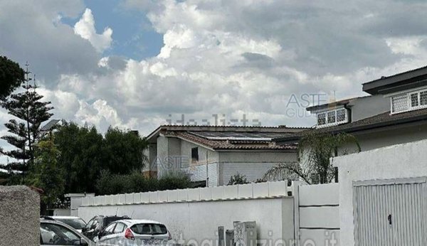 appartamento in vendita a Roma in zona Infernetto