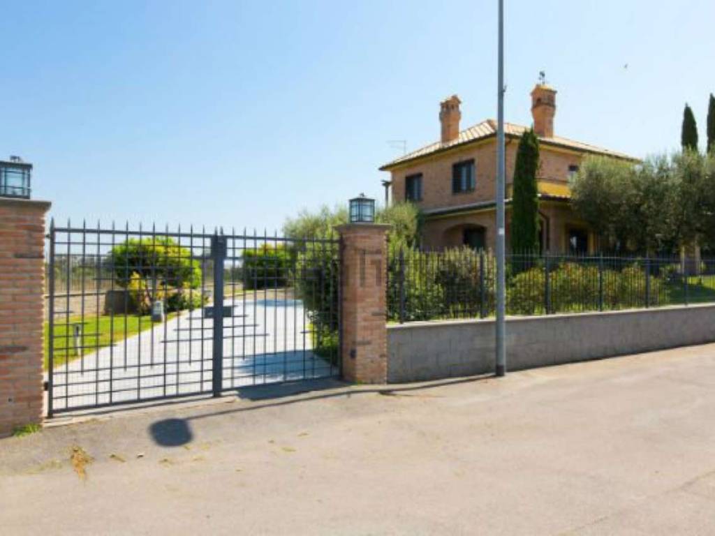 casa indipendente in vendita a Roma in zona Dragona/Bagnoletto