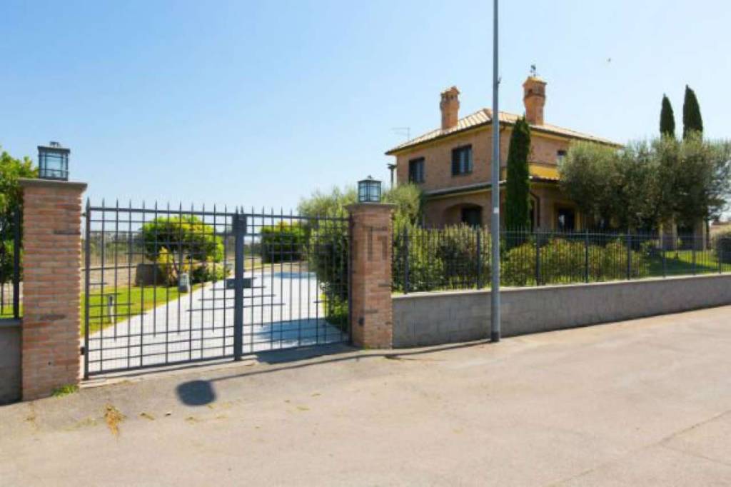 casa indipendente in vendita a Roma in zona Dragona/Bagnoletto