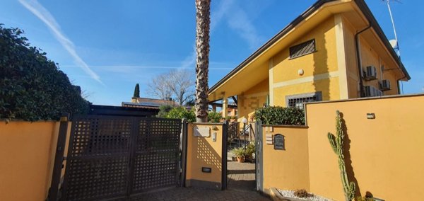 casa indipendente in vendita a Roma in zona Infernetto