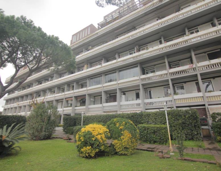 appartamento in vendita a Roma in zona Ostia