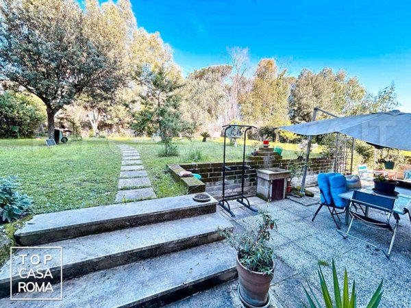 appartamento in vendita a Roma in zona Mostacciano