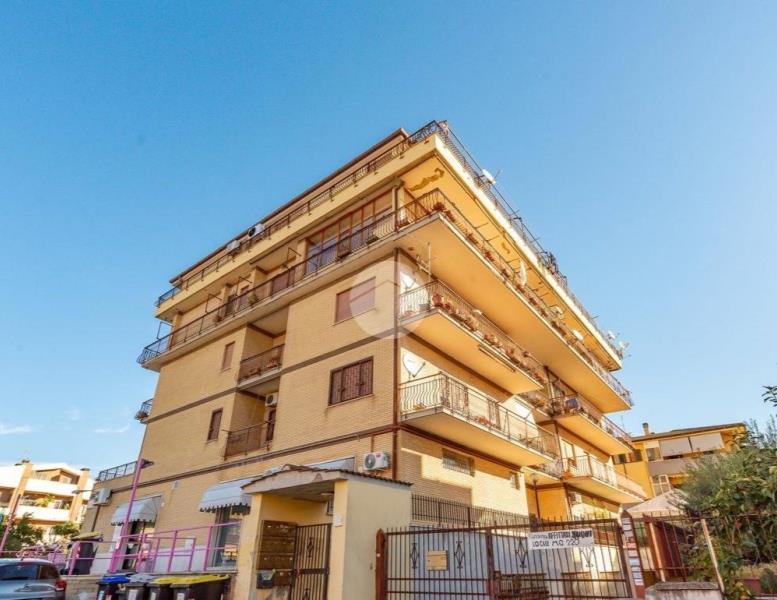 appartamento in vendita a Roma in zona Borghesiana