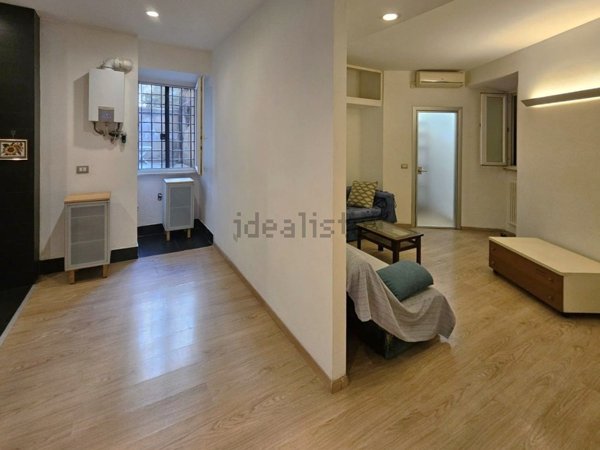 appartamento in vendita a Roma in zona Tuscolano