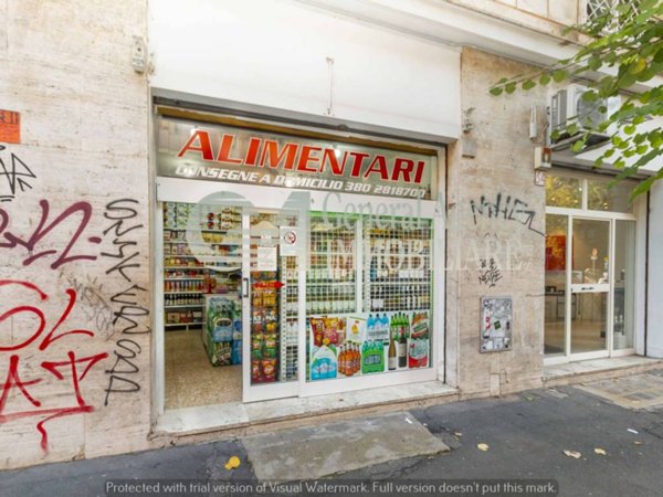 locale commerciale in vendita a Roma in zona Ostiense