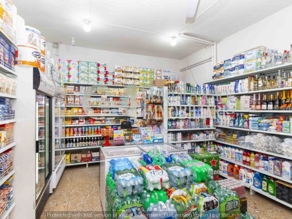 locale commerciale in vendita a Roma in zona Ostiense