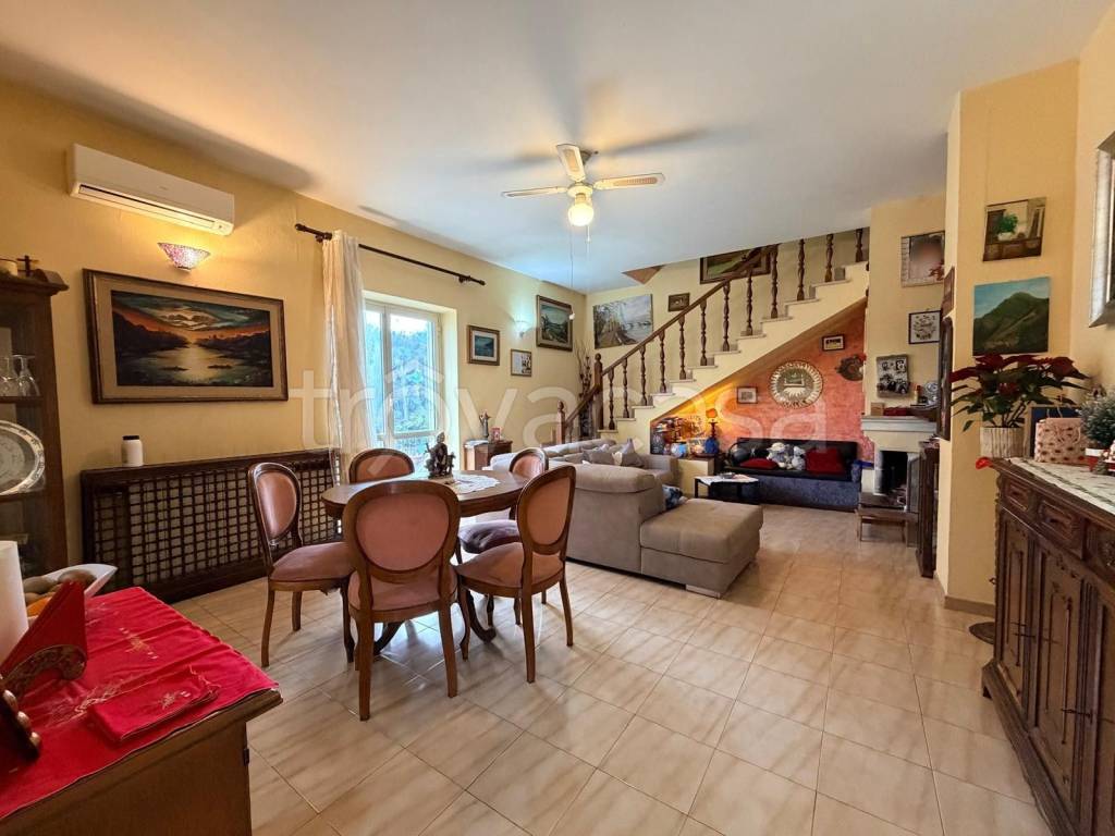 casa indipendente in vendita a Roma in zona Pantan Monastero