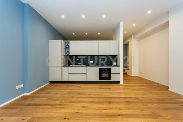 appartamento in vendita a Roma in zona Rione Monti/Campitelli