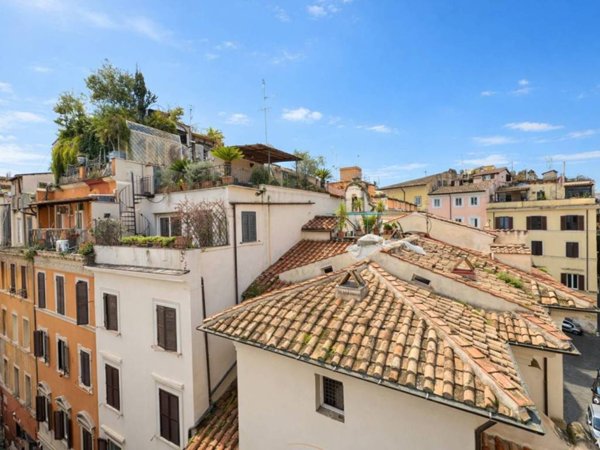 appartamento in vendita a Roma in zona Parione/Sant'Eustachio