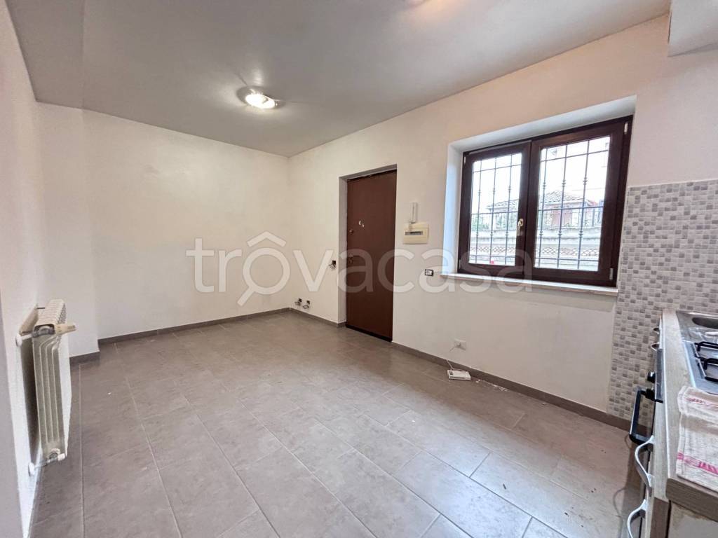 appartamento in vendita a Roma in zona Valle Muricana