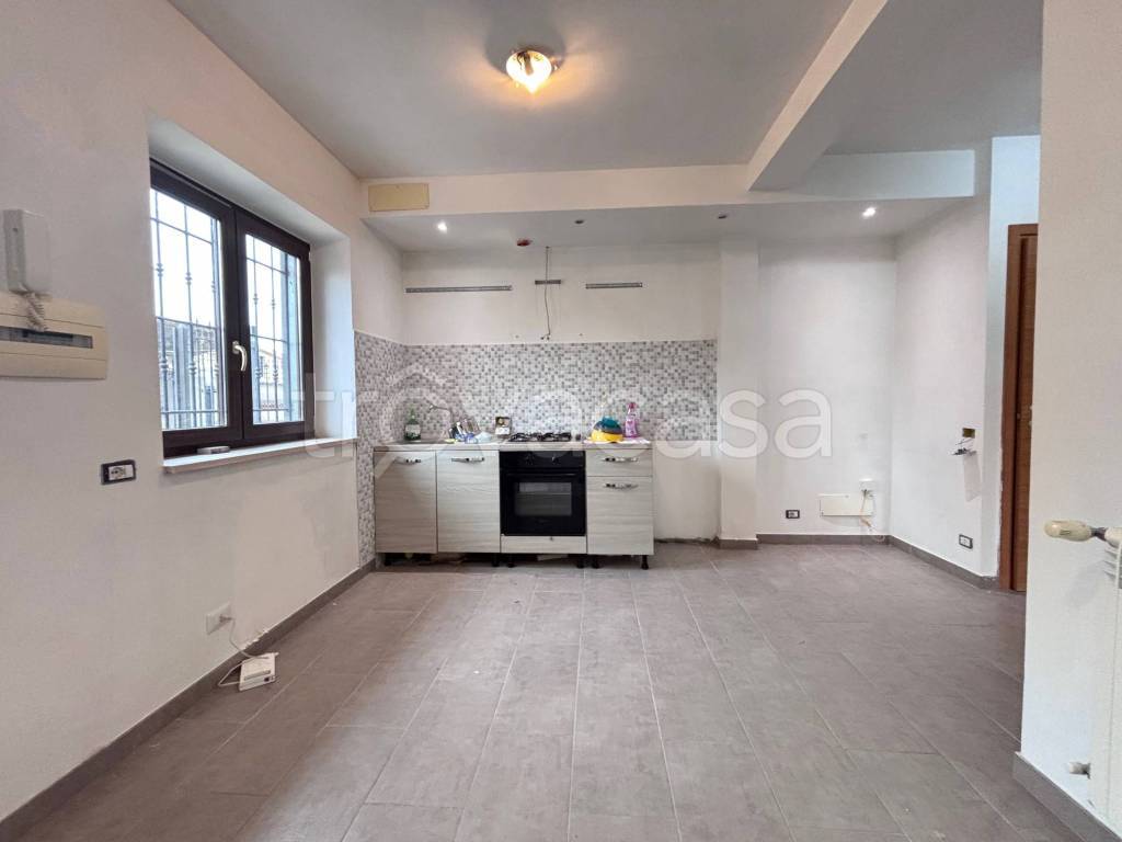 appartamento in vendita a Roma in zona Valle Muricana