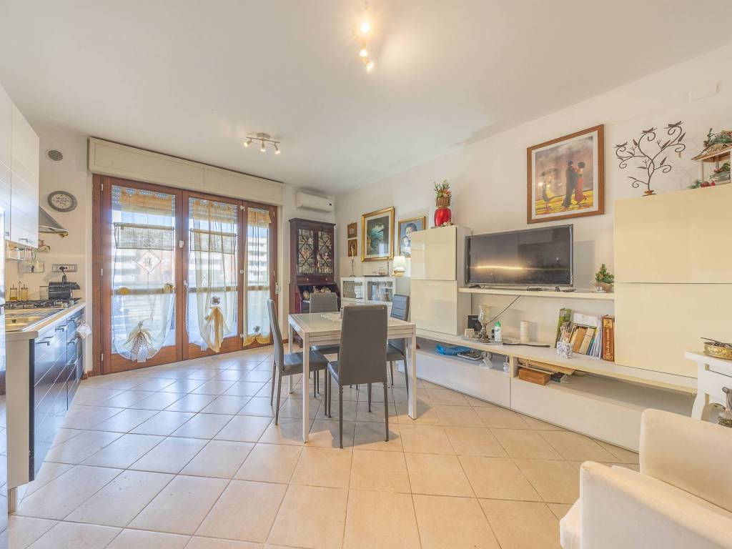 appartamento in vendita a Roma in zona Castelverde