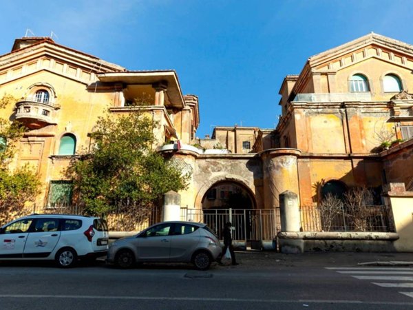 appartamento in vendita a Roma in zona Ostia