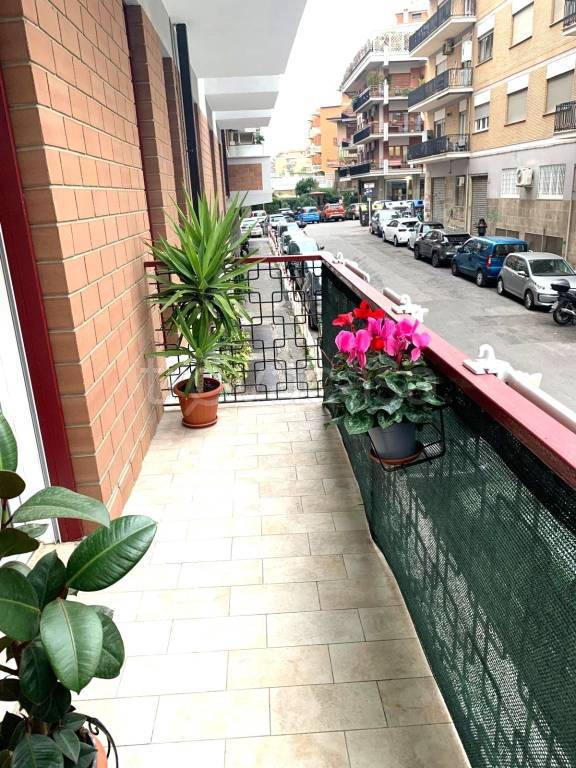 appartamento in vendita a Roma in zona Tuscolano