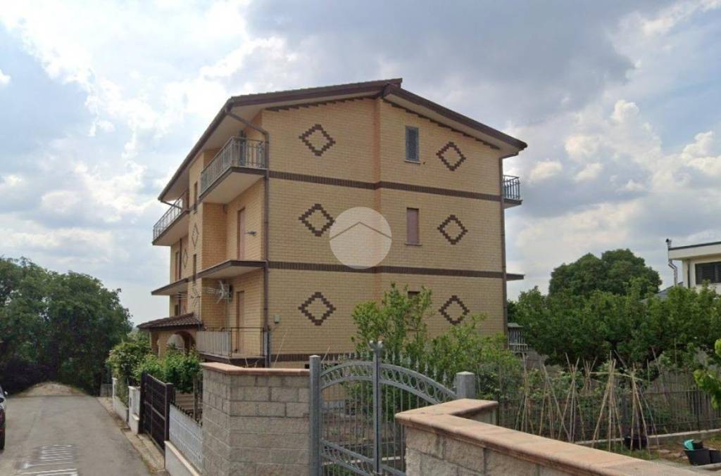 appartamento in vendita a Roma in zona Castelverde