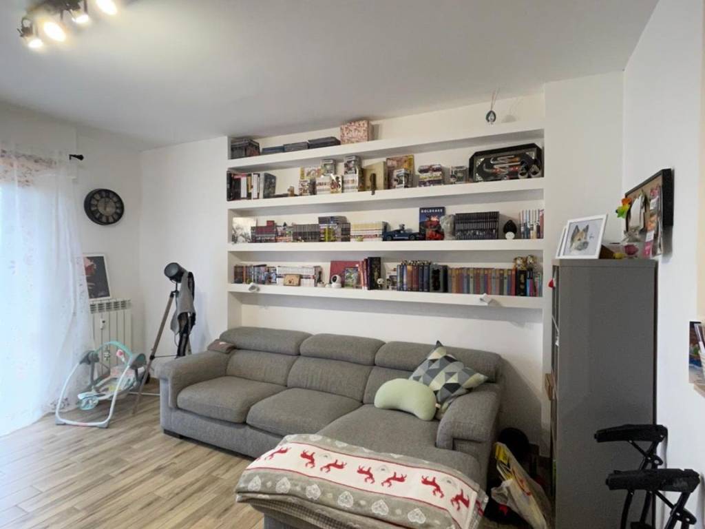 appartamento in vendita a Roma in zona Acilia