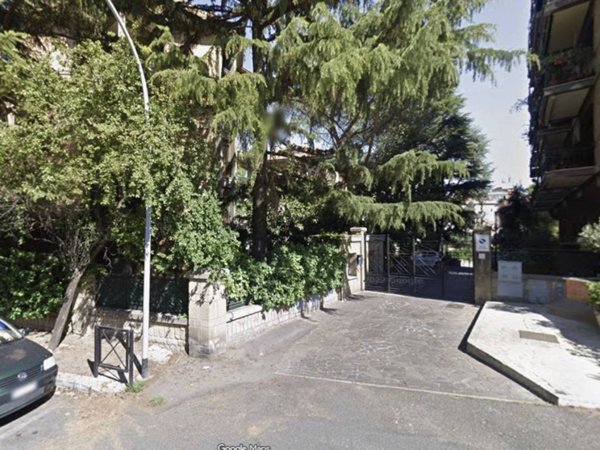appartamento in vendita a Roma in zona Ardeatino