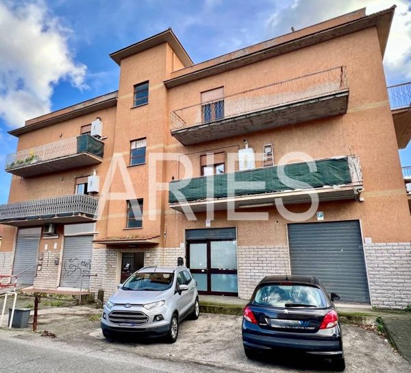 negozio in vendita a Roma in zona Acilia