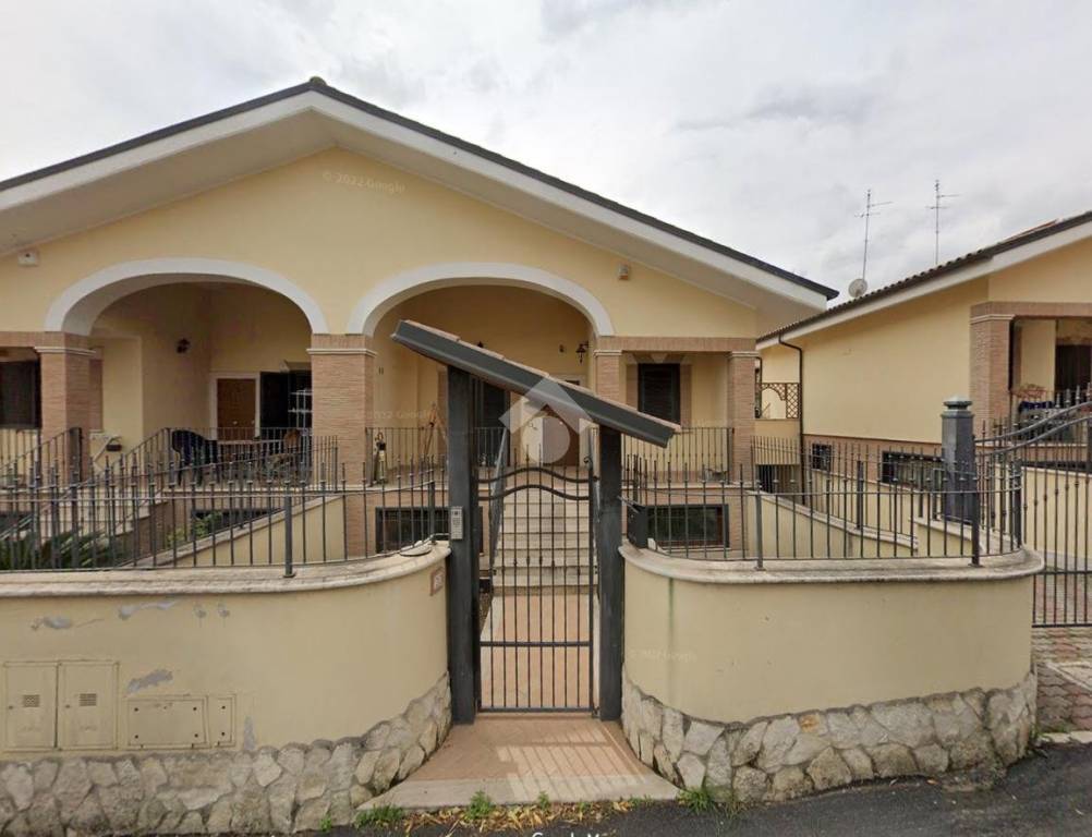 casa indipendente in vendita a Roma in zona Castelverde