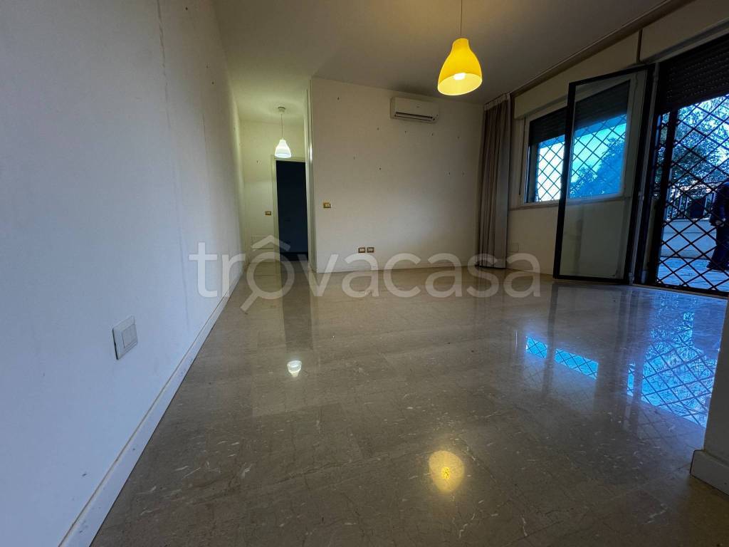 appartamento in vendita a Roma in zona Mezzocammino