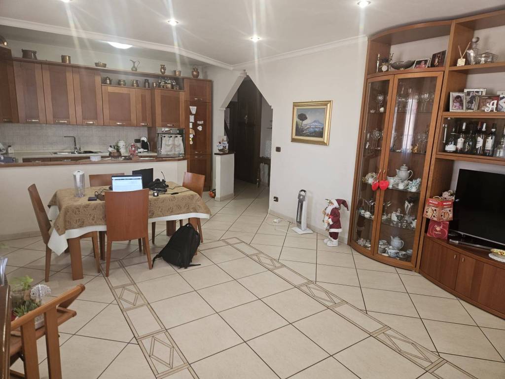 appartamento in vendita a Roma in zona Tor Bella Monaca