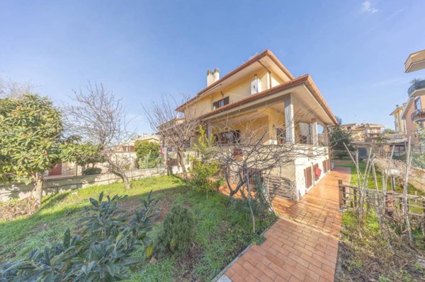 casa indipendente in vendita a Roma in zona Castelverde