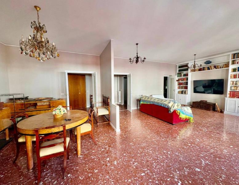 appartamento in vendita a Roma in zona Tor di Quinto