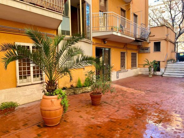 appartamento in vendita a Roma in zona Tuscolano