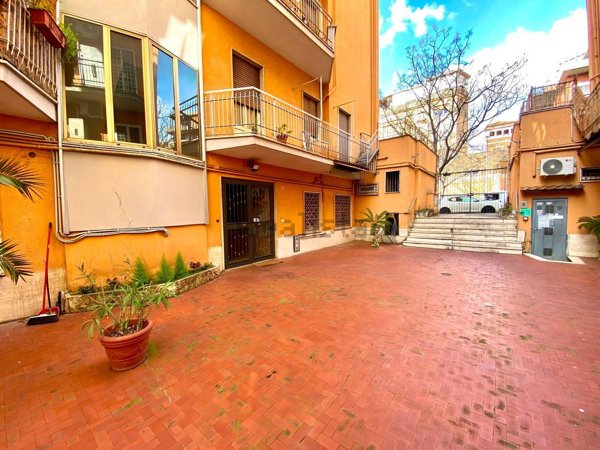 appartamento in vendita a Roma in zona Tuscolano