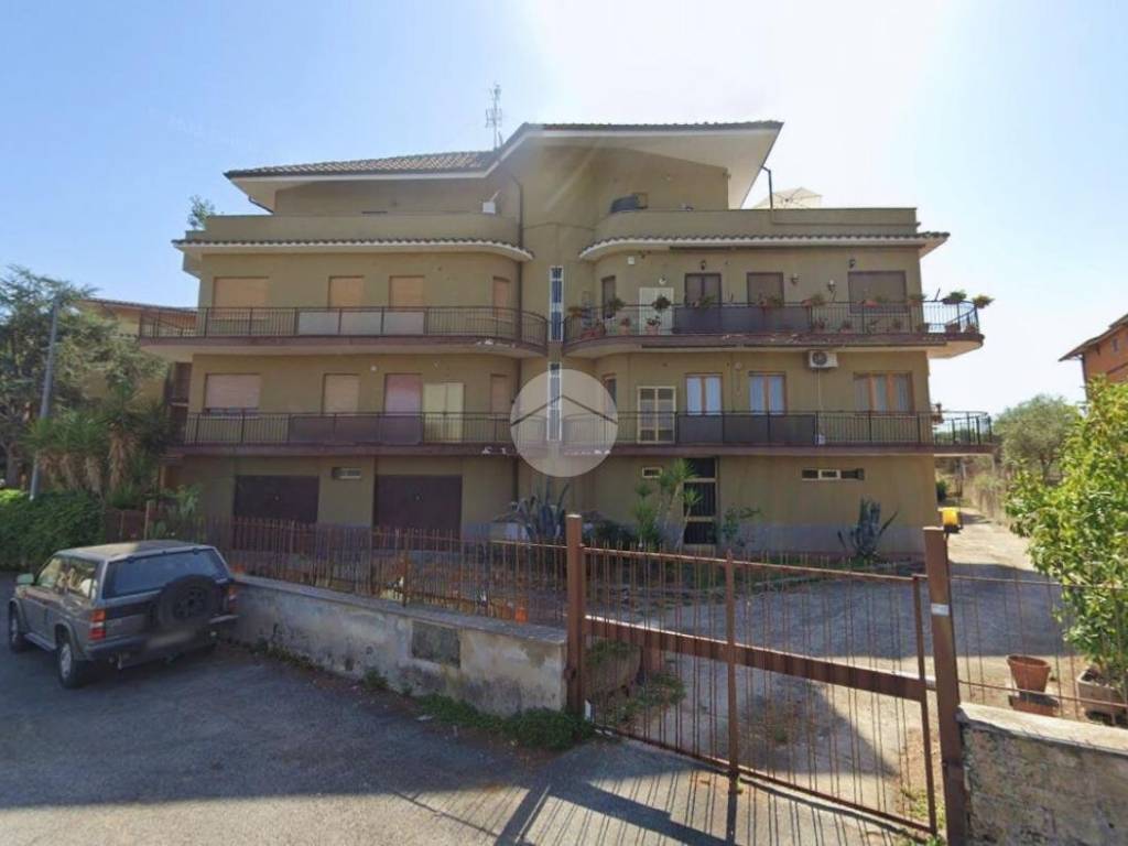 appartamento in vendita a Roma in zona Lunghezza