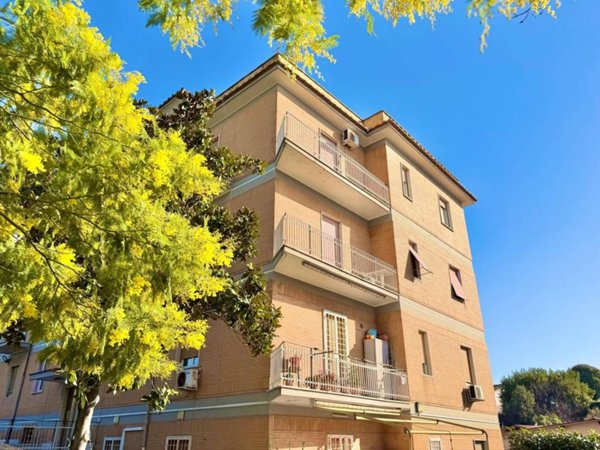 appartamento in vendita a Roma in zona Torrevecchia