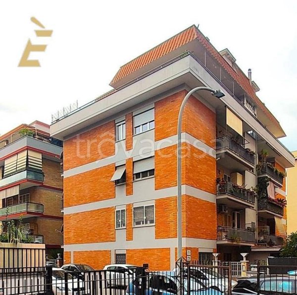 appartamento in vendita a Roma in zona Appio Claudio