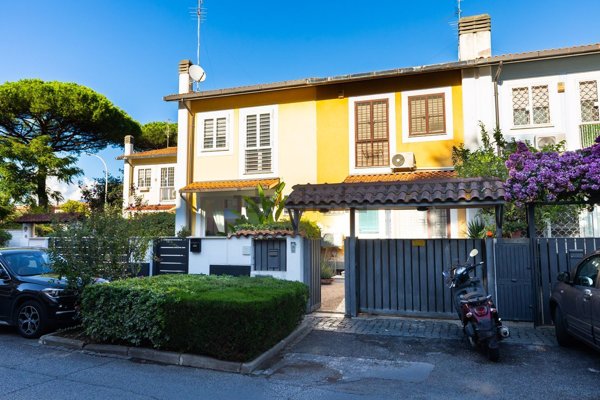 appartamento in vendita a Roma in zona Casal Palocco