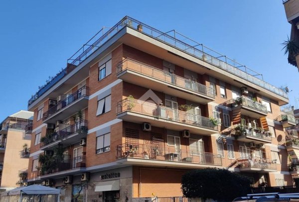 appartamento in vendita a Roma in zona Appio Claudio