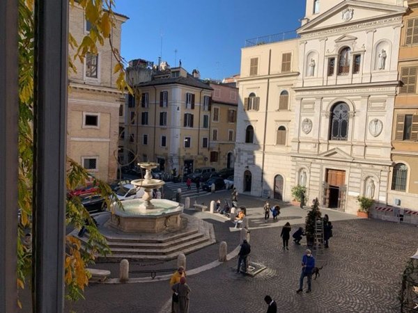 appartamento in vendita a Roma in zona Rione Monti/Campitelli