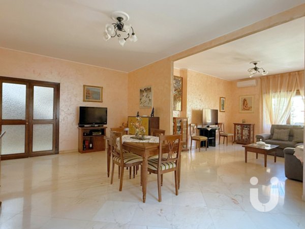 appartamento in vendita a Roma in zona Ardeatino