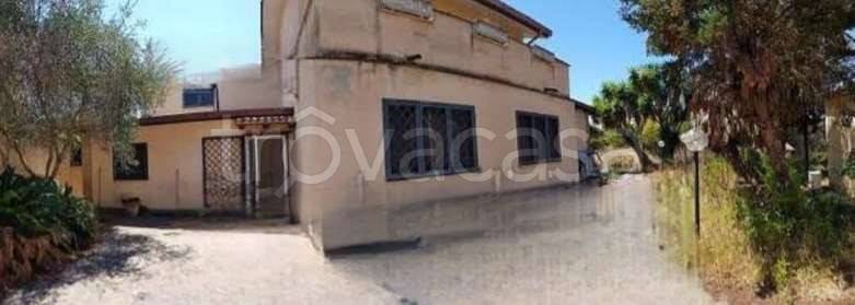 casa indipendente in vendita a Roma in zona Infernetto