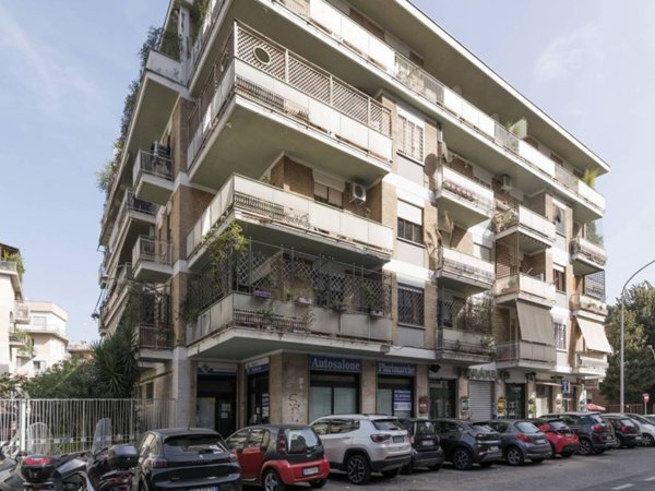 negozio in vendita a Roma in zona Aurelio