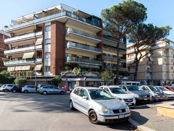 appartamento in vendita a Roma in zona Ostia