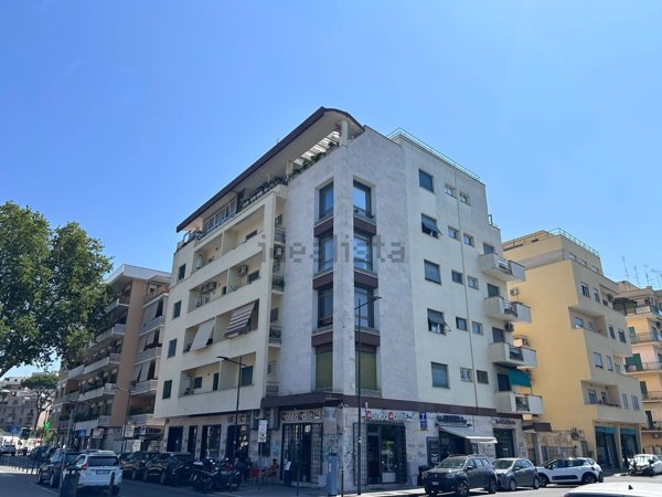locale commerciale in vendita a Roma in zona Monte Sacro/Talenti